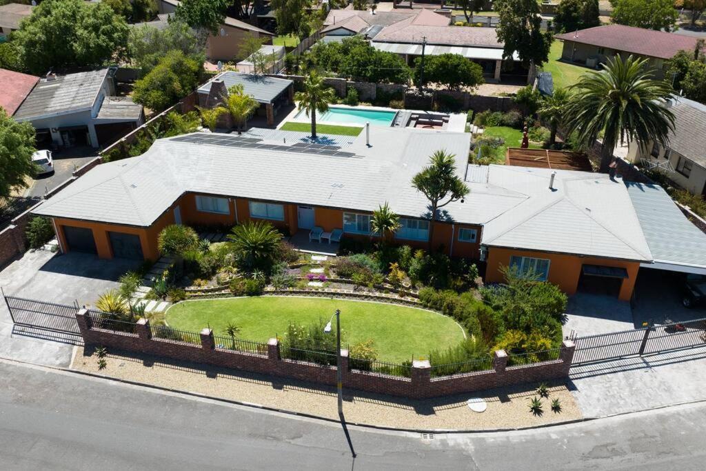 Garten Wohnung Mit Pool, 2 Schlafzimmer Kapstadt Exterior foto